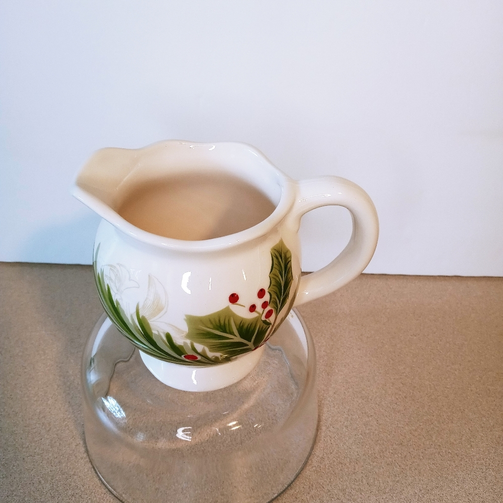 Magenta Creamer Dispenser